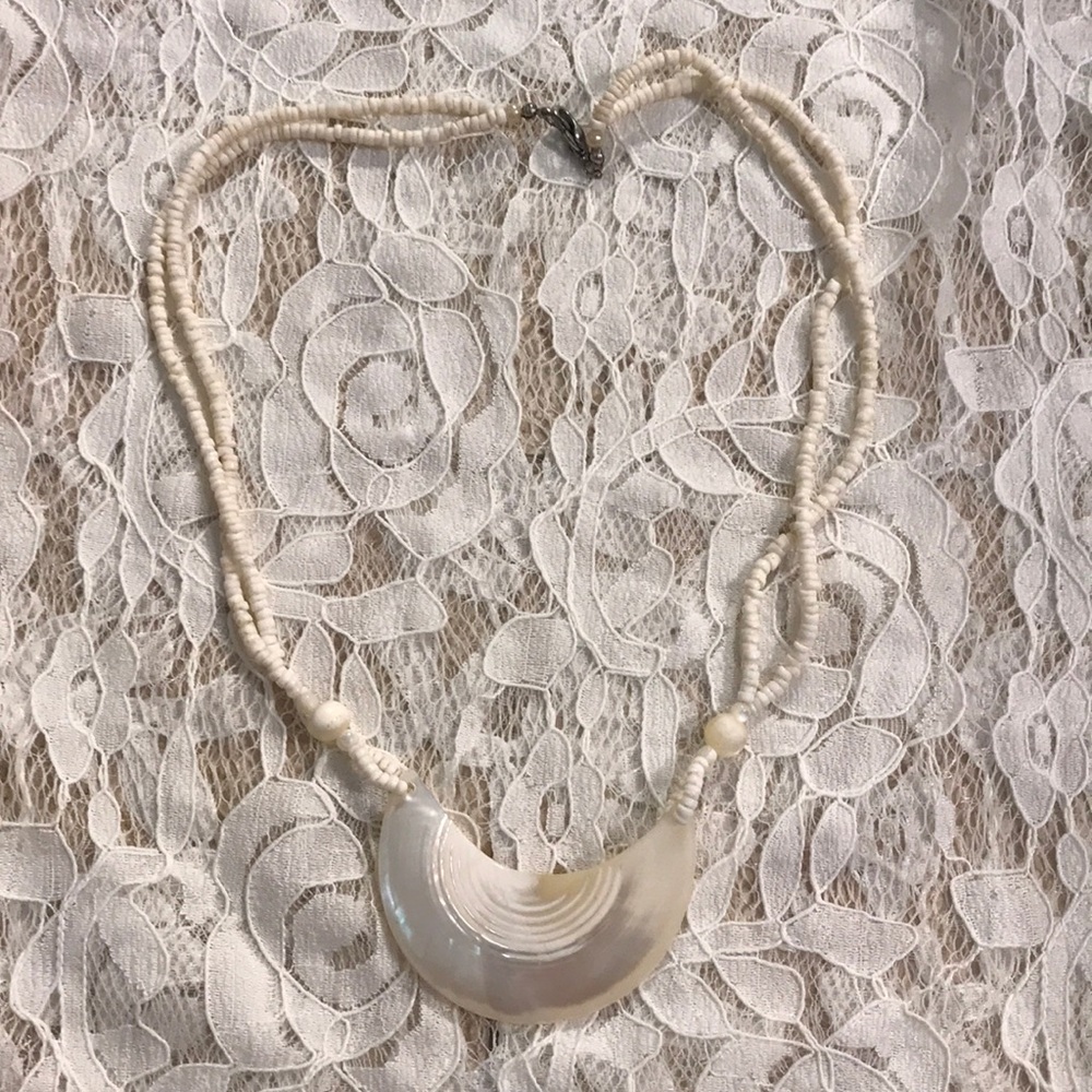 Shell necklace - Picture 2 of 7